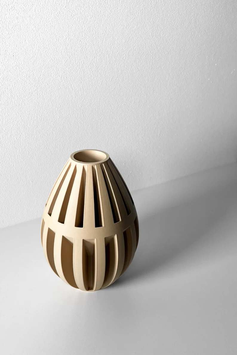 Dansi Vase