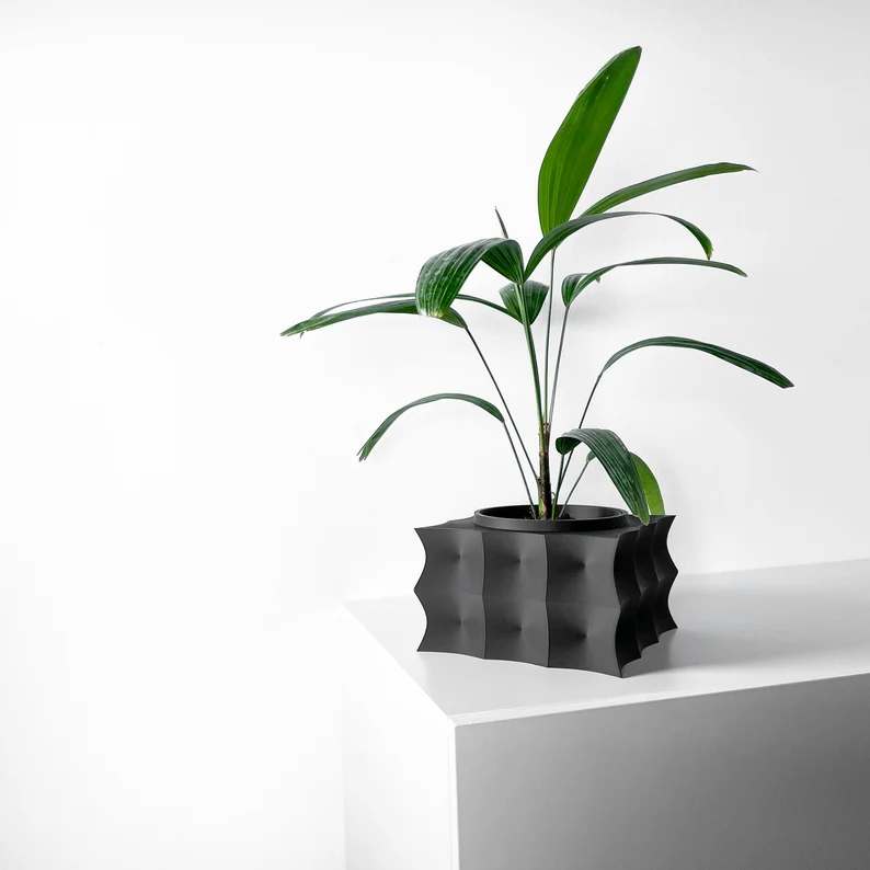 Averth Planter Pot