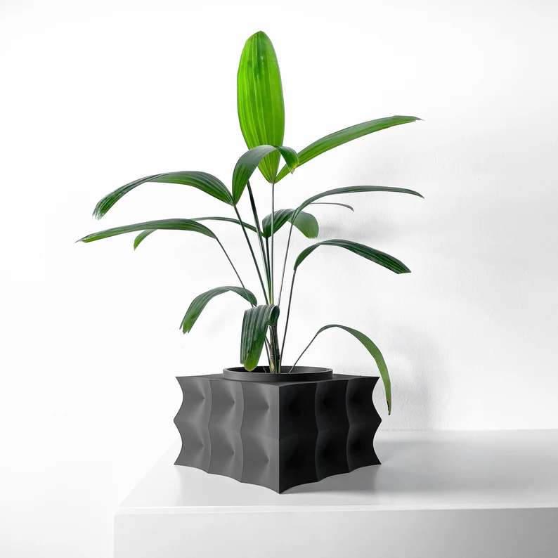 Averth Planter Pot