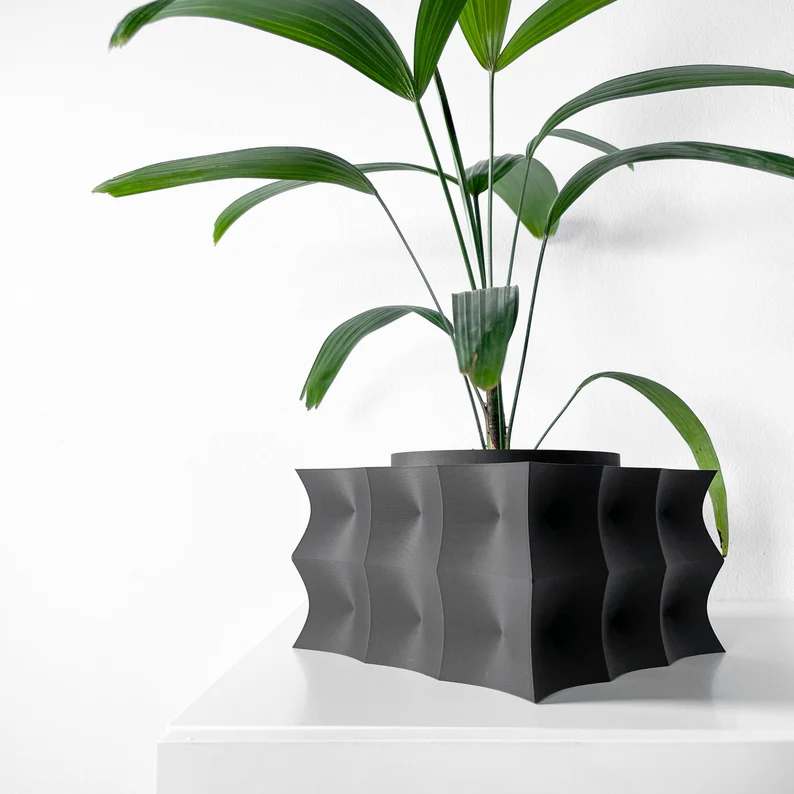 Averth Planter Pot