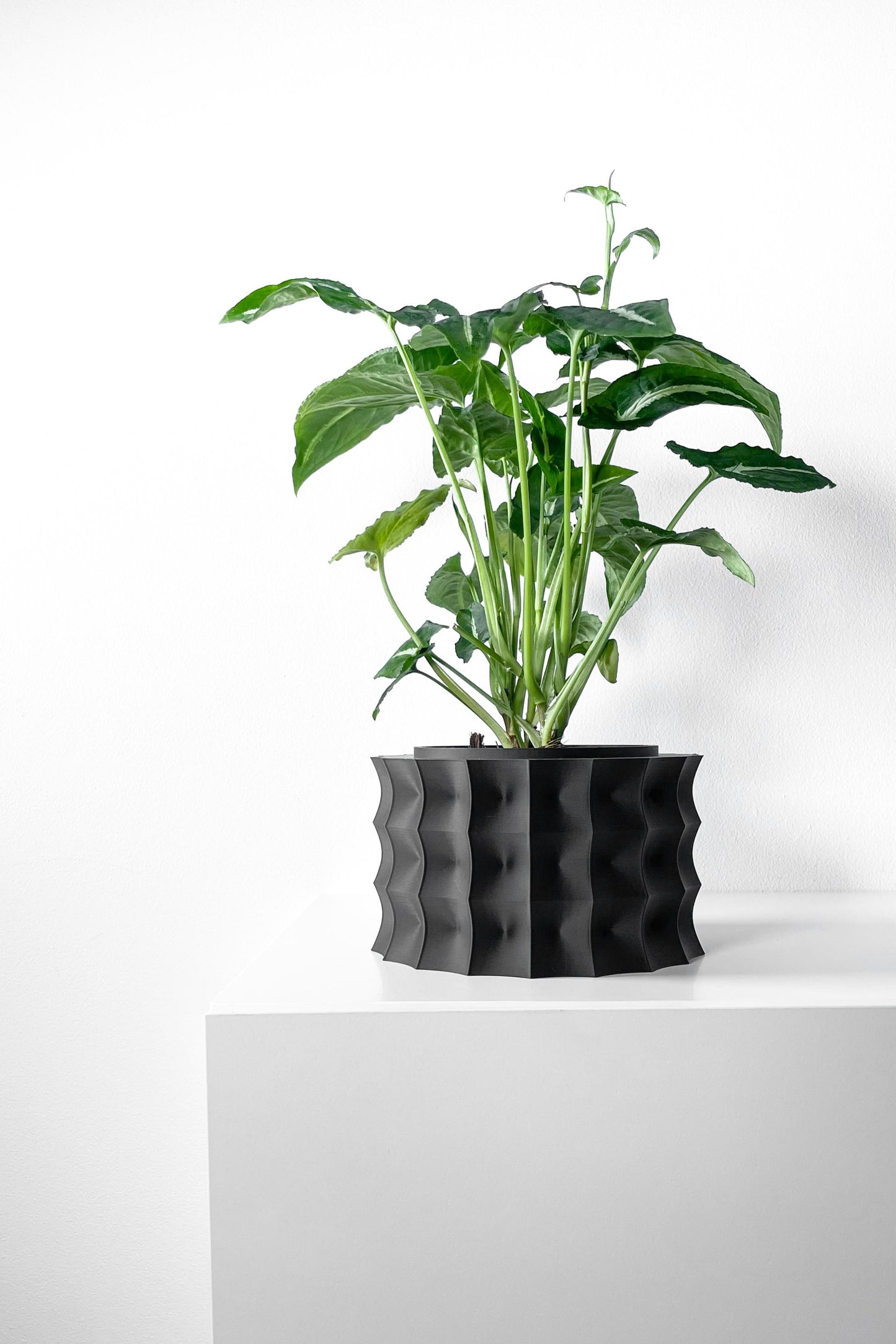 Kivern Planter Pot