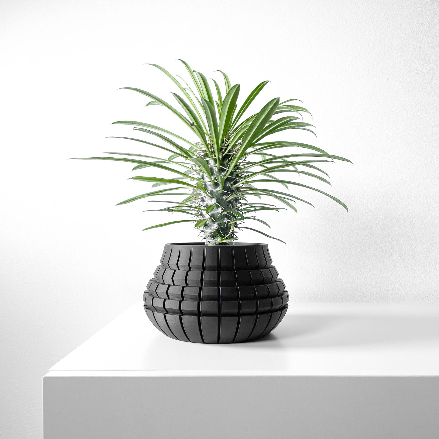 Ivane Planter Pot