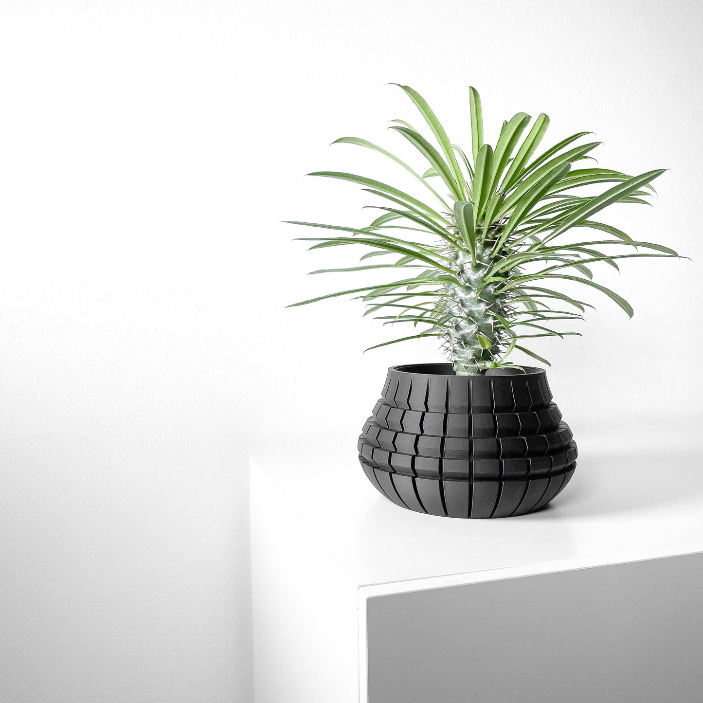 Ivane Planter Pot