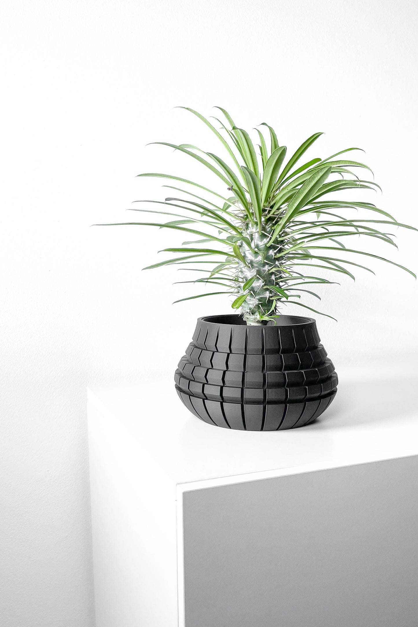 Ivane Planter Pot