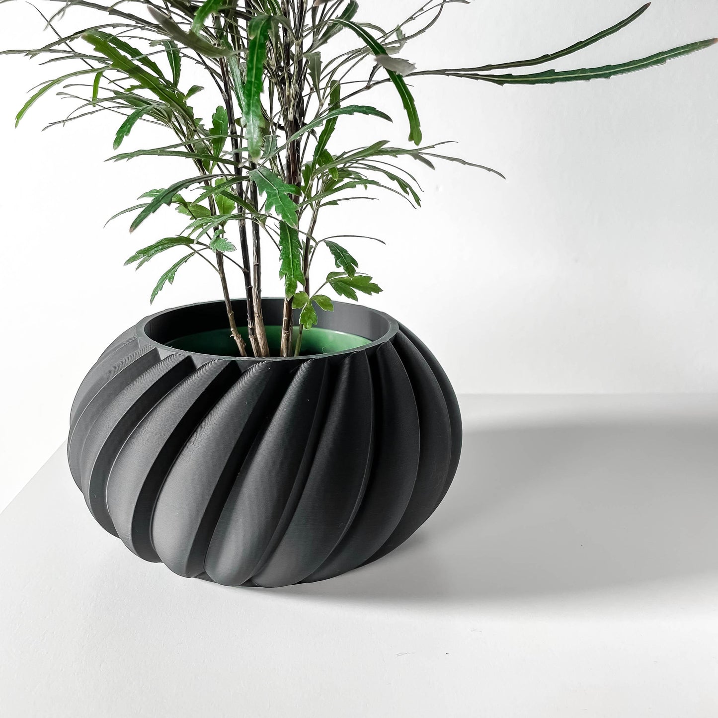 Oro Planter Pot