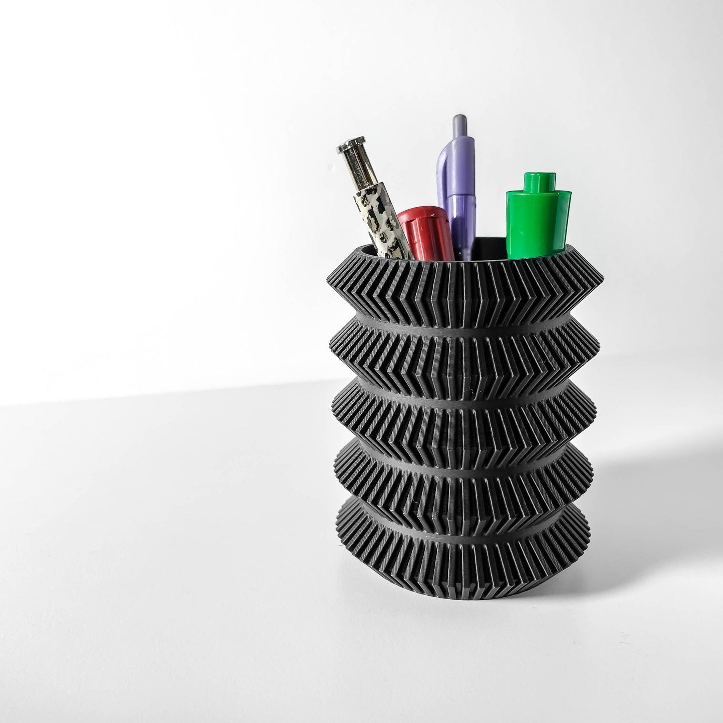 Kuri Pen Holder