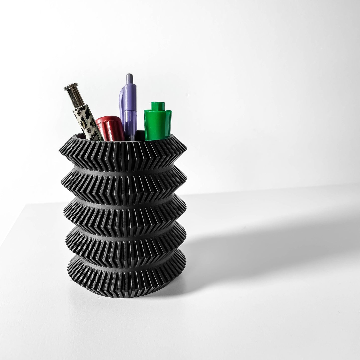 Kuri Pen Holder