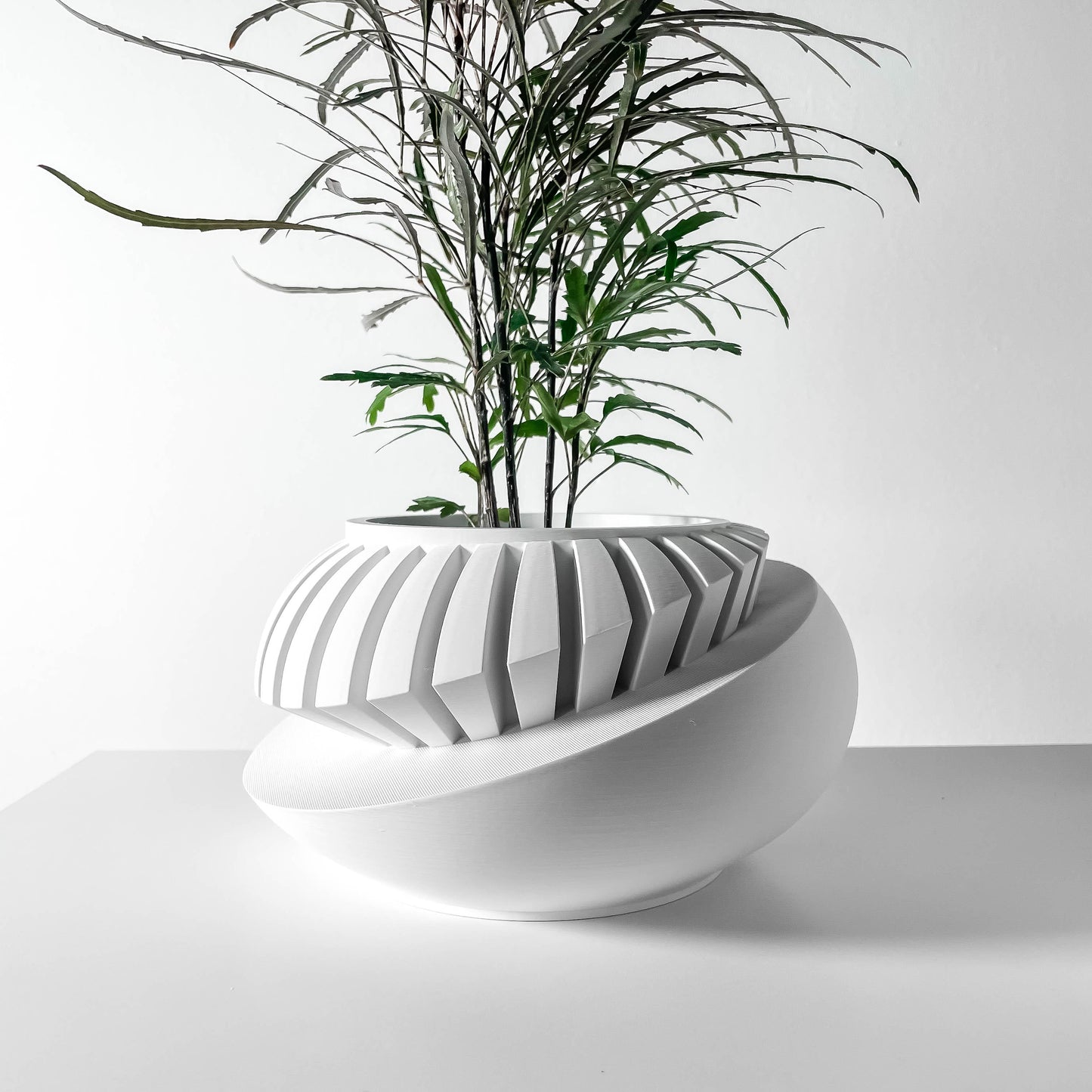 Luxar Planter Pot